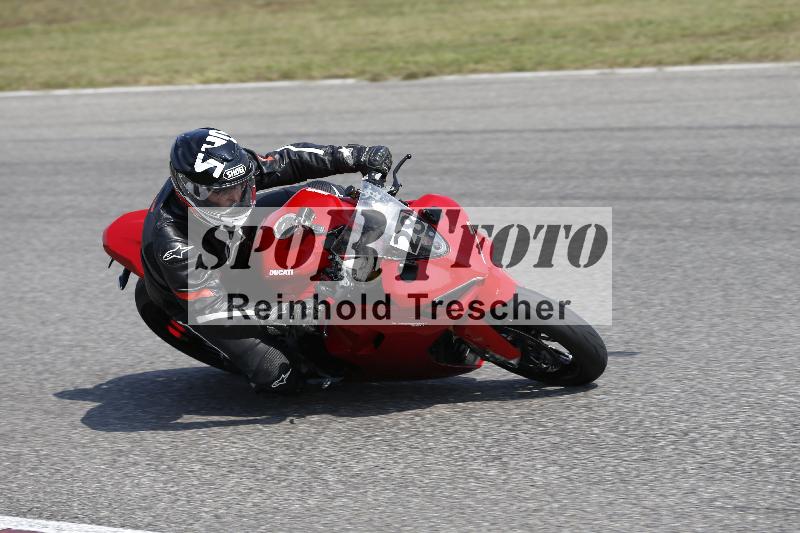 /Archiv-2025/49 26.08.2025 Cornu Master School ADR/blau-bleu/28